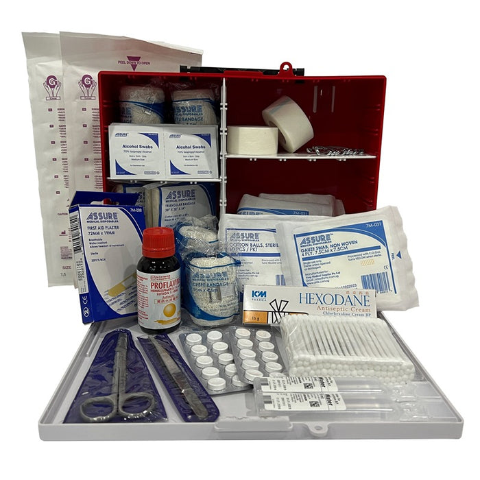 FIRST AID KIT LARGE, COMPLETE, APPROXIMATELY 30.3 X 27.5 X 10.7 CM